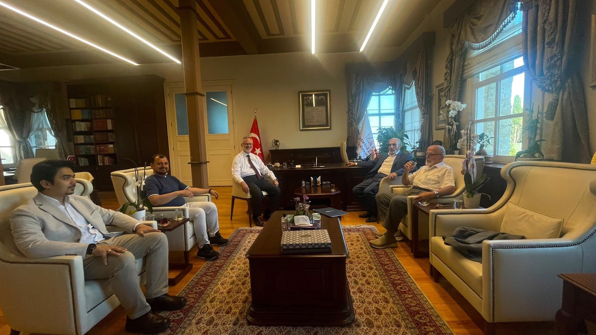 HİKEV Heyetinden İstanbul Sabahattin Zaim Üniversitesi Rektörü Prof. Dr. İsmail Küçük’e Ziyaret